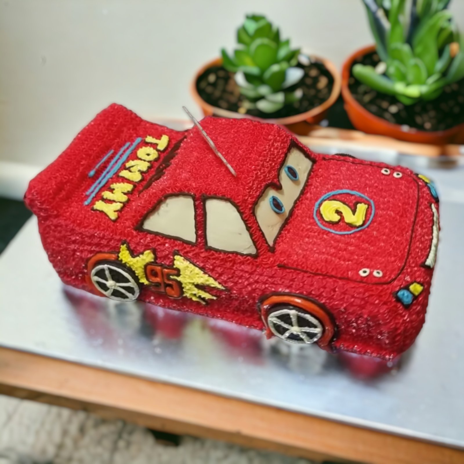 red car cake