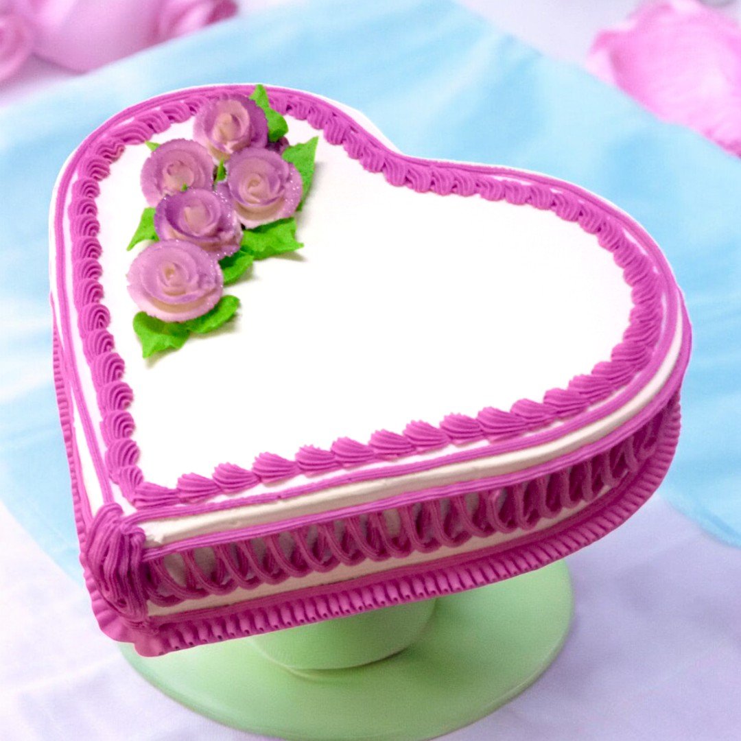 Heart Shape Vanilla Cream Cake