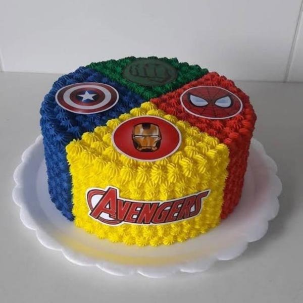 Marvel Avengers Theme Cake | bakehoney.com